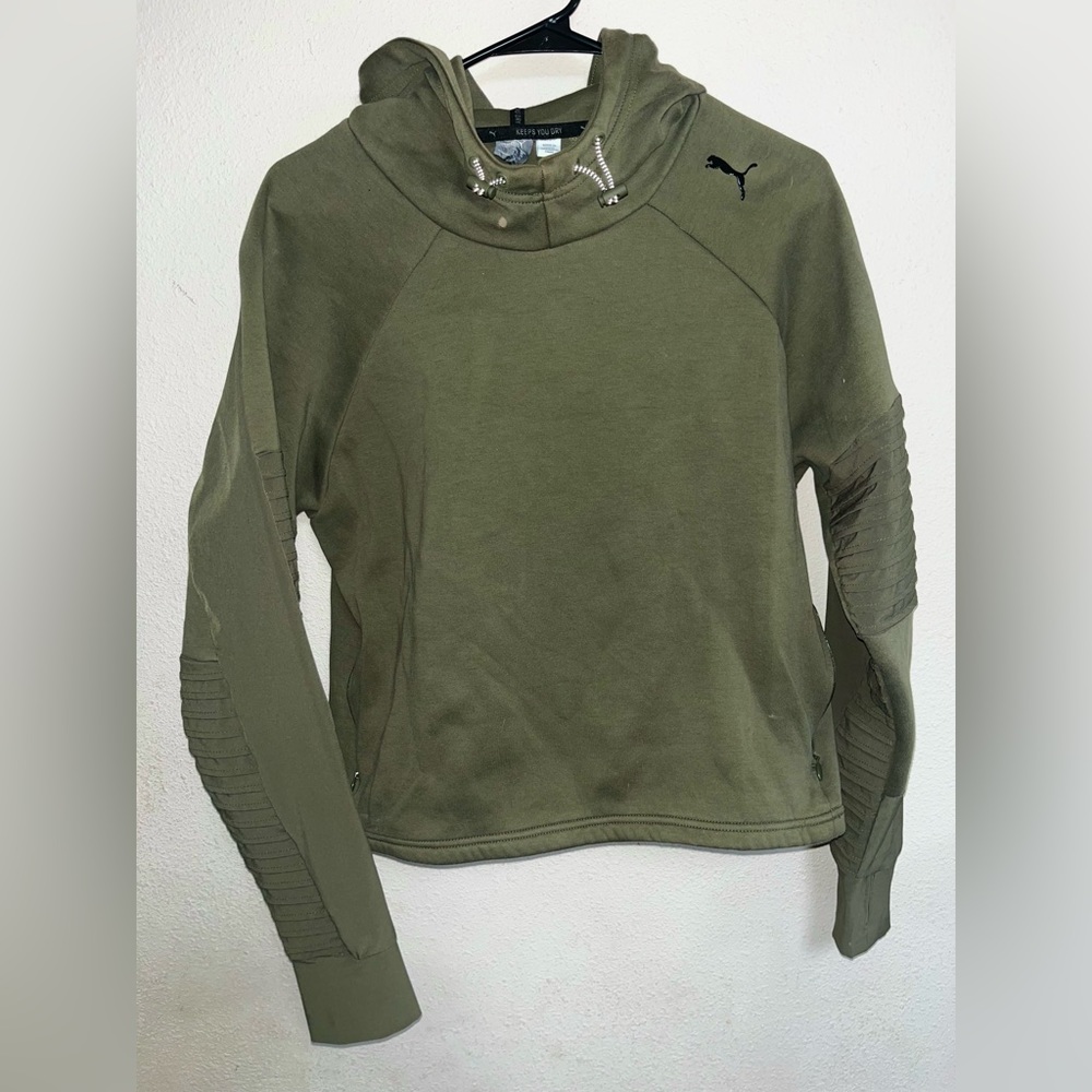 Puma Olive Green Keeps you dry Evostripe ultimate Hoodie.